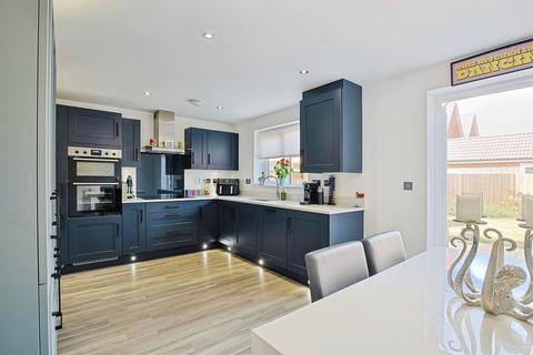 4 bedroom detached house for sale, Rawlinson Crescent, Bury St. Edmunds