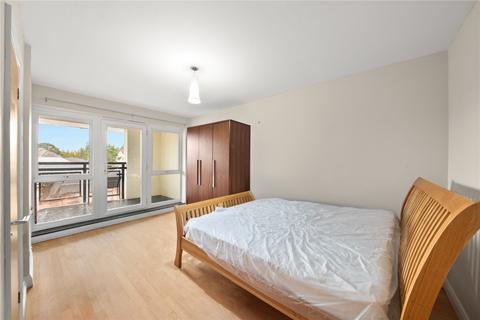 2 bedroom apartment to rent, Admiralty Close, West Drayton, UB7