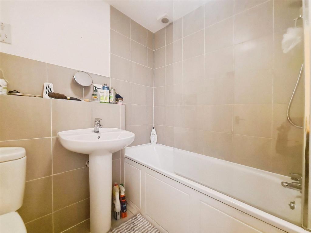 Apartment in Southampton, Western Docks, Hill - View 5