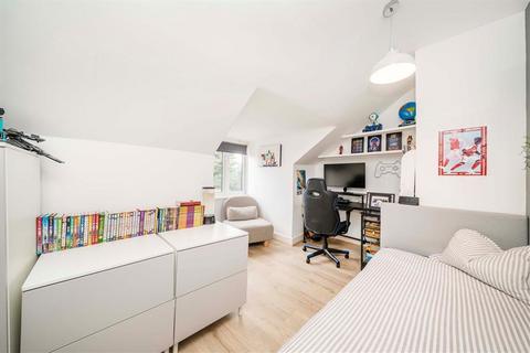 2 bedroom flat for sale, Vicarage Road, Hampton Wick KT1