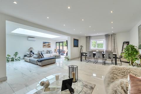 undefined, Hallam Gardens, Pinner