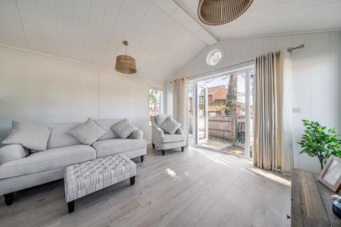 2 bedroom park home for sale, Bordon, Hampshire, GU35