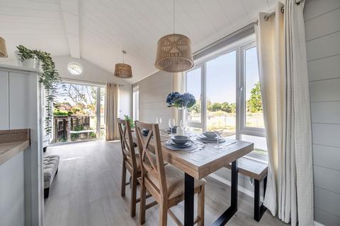 2 bedroom park home for sale, Bordon, Hampshire, GU35
