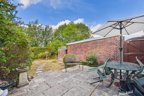 3 bedroom semi-detached house for sale, Dover Hedge, Aylesbury