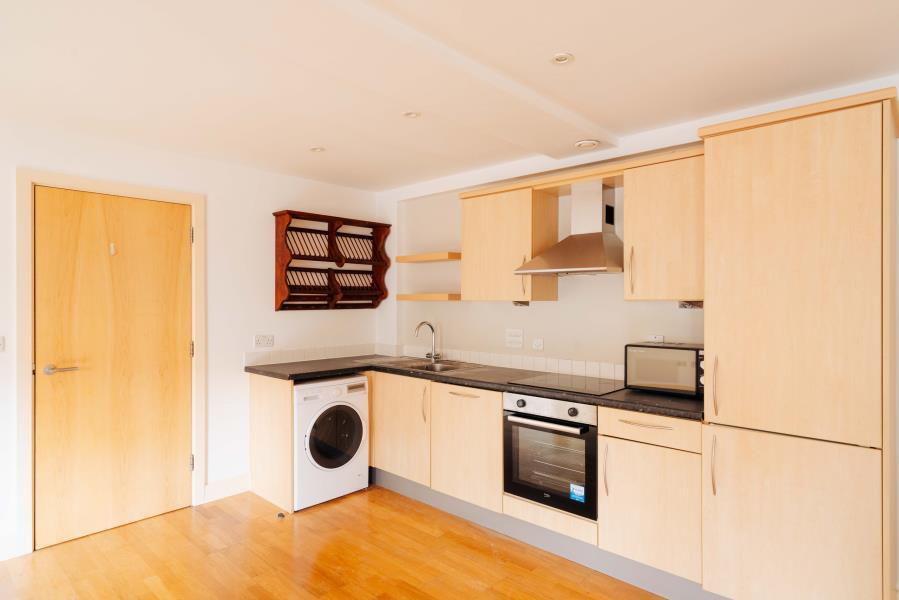 Apartment in Bristol - View 3