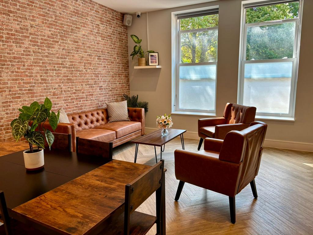 Apartment in Ealing - View 2