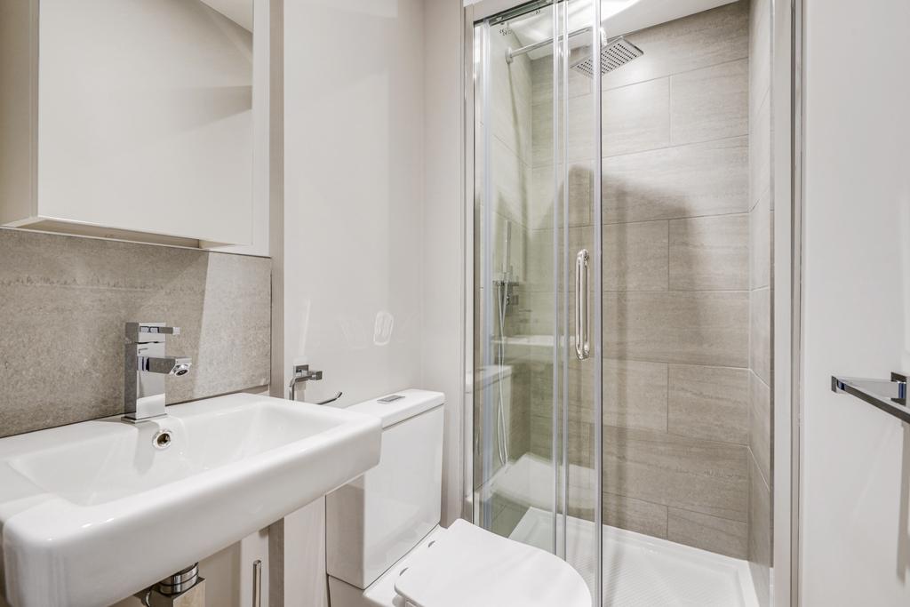 Apartment in Ealing - More