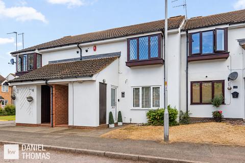 DANIEL THOMAS | Beeston Drive, Cheshunt, EN8 0QS