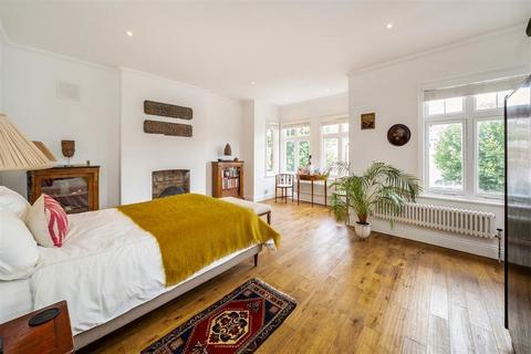 5 bedroom semi-detached house for sale, Melrose Avenue, London NW2