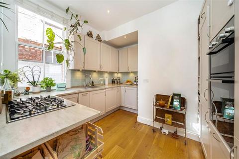 5 bedroom semi-detached house for sale, Melrose Avenue, London NW2