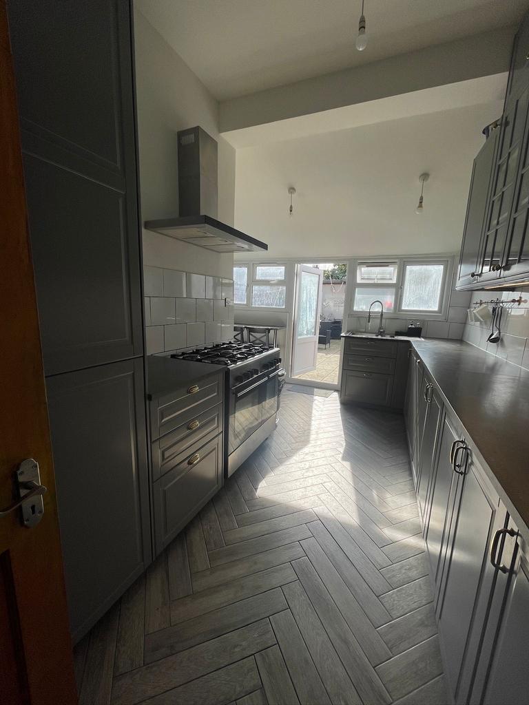 House in London - View 3