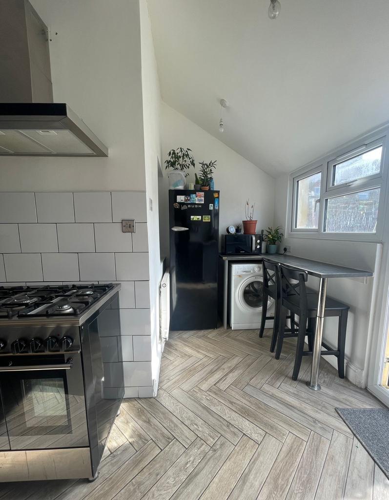 House in London - View 4