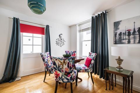 2 bedroom flat to rent, Westbourne Gardens London W2