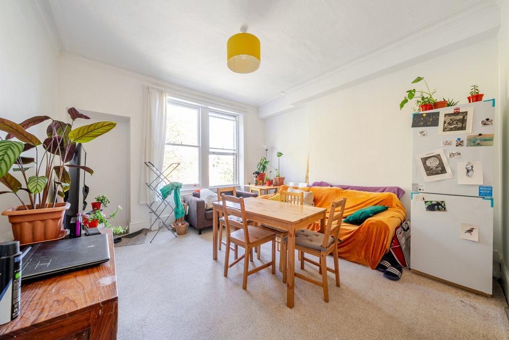 House in London - View 3
