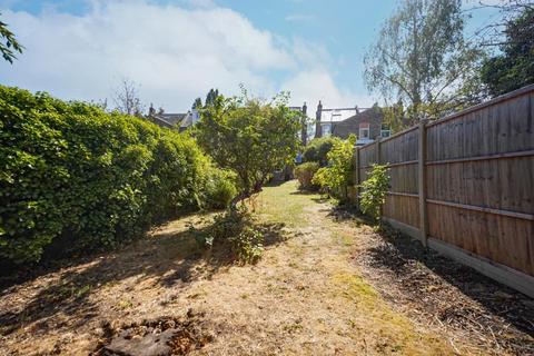 3 bedroom flat for sale, Upland Road, East Dulwich, London, SE22