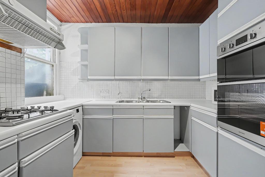 Apartment in London - View 5
