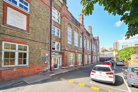 1 bedroom flat for sale, Mulberry Court, Shadwell, London, E1