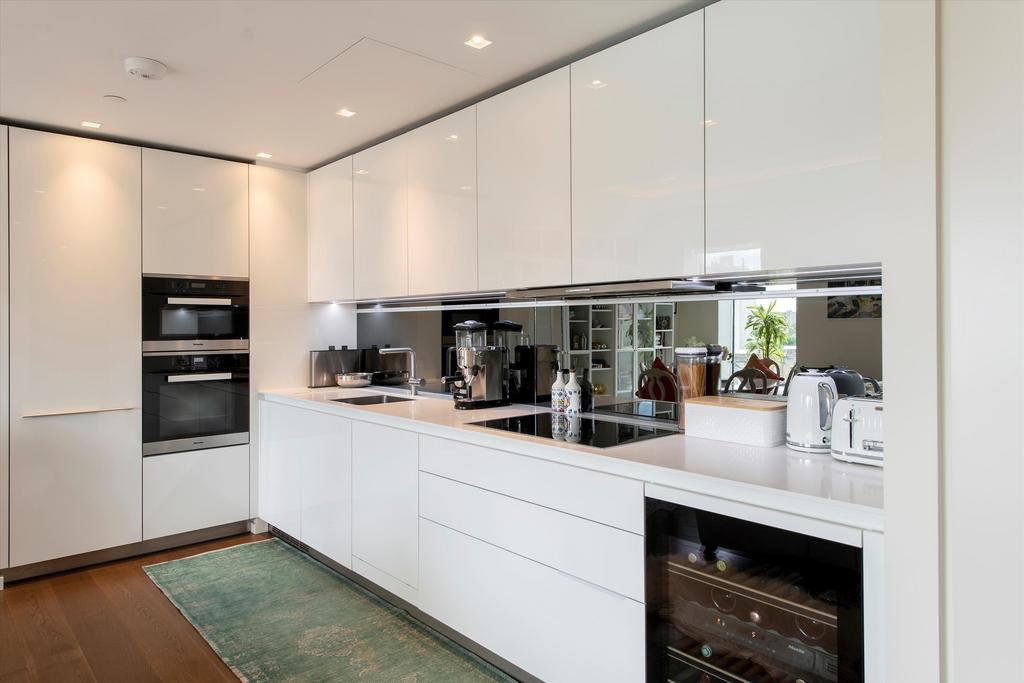 Apartment in Earls Court - View 3