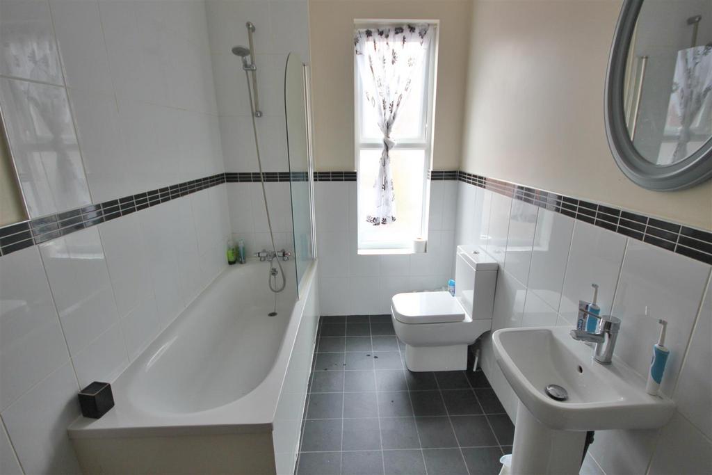 House in Sheffield, Woodseats - View 4