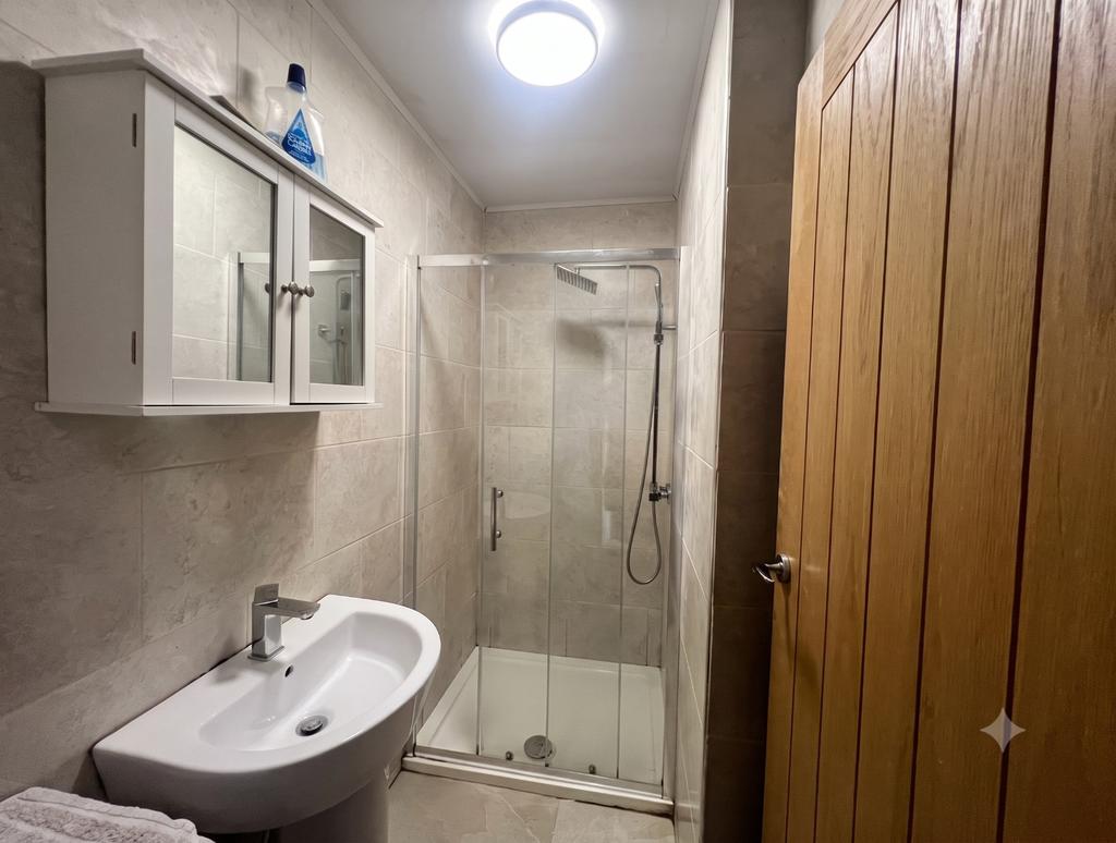 House in Manchester, Greater Manchester - More