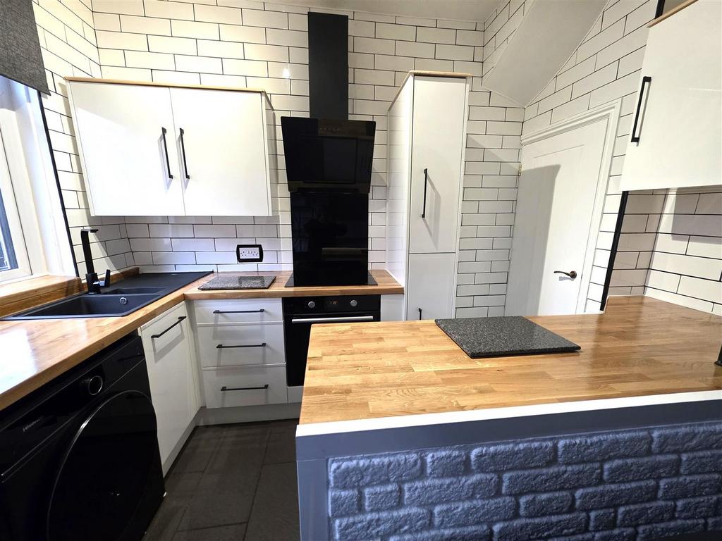House in Leeds - View 2
