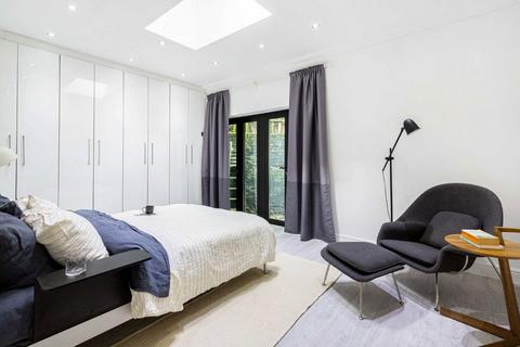 3 bedroom flat for sale, Mare Street, London E8