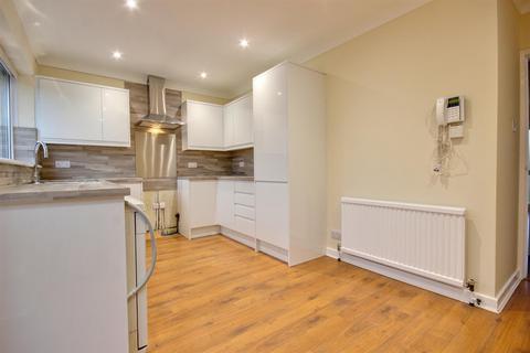 4 bedroom house to rent, Brantingham Close, Cottingham