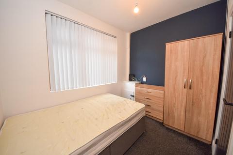 1 bedroom in a house share to rent, Warrington Lane, Wigan, WN1 3RT