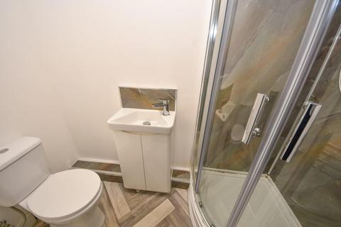1 bedroom in a house share to rent, Warrington Lane, Wigan, WN1 3RT