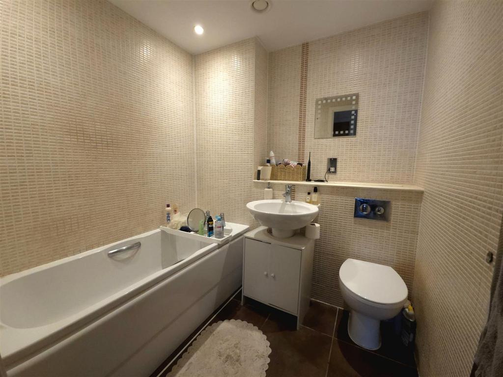 Apartment in Swansea - More