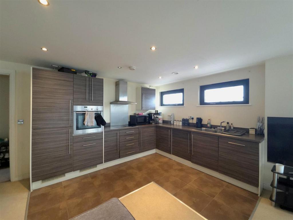 Apartment in Swansea - View 5