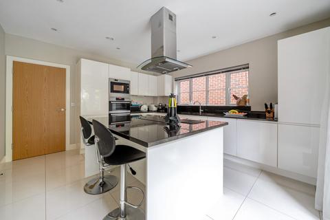 5 bedroom detached house for sale, Romans Close, Guildford, Surrey, GU1