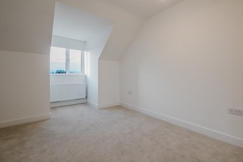 4 bedroom semi-detached house to rent, Leaf Living at Western Gate, Northampton, NN7