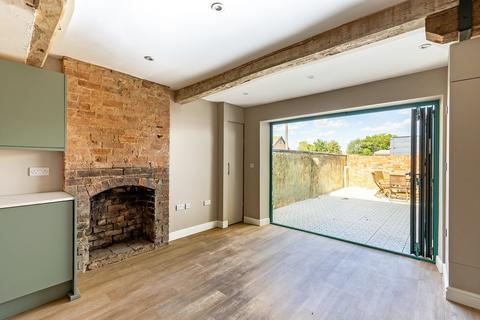 1 bedroom detached house to rent, Kingsmead Road, Cheltenham, GL51