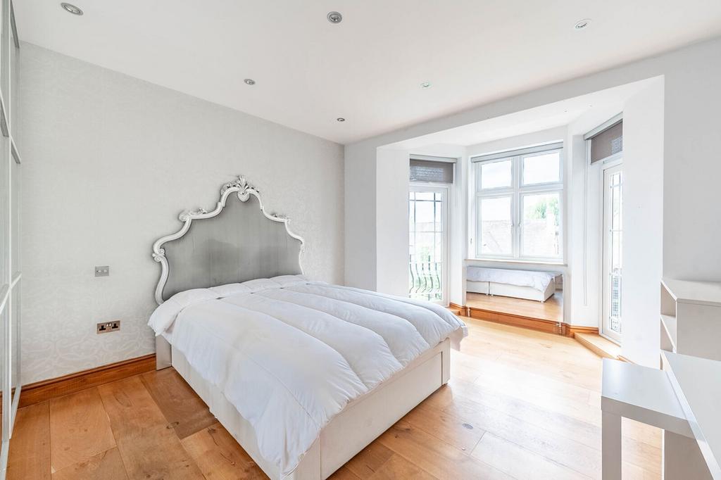 Apartment in London - View 4
