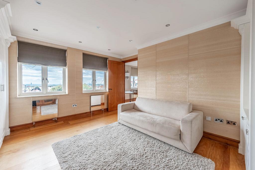 Apartment in London - View 5