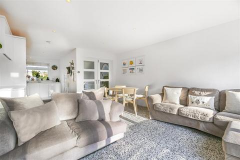 3 bedroom end of terrace house for sale, Lower Ham Road, Kingston Upon Thames KT2