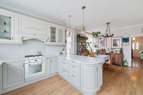 3 bedroom detached bungalow for sale, Meadow Walk, Ewell