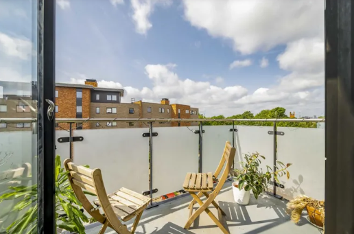 Apartment in London - View 3