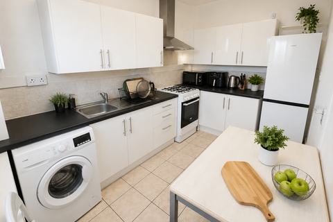 3 bedroom flat to rent, Crowndale Road, London NW1