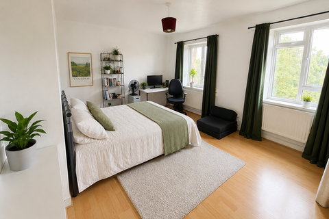3 bedroom flat to rent, Crowndale Road, London NW1