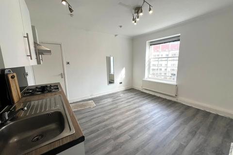 3 bedroom flat to rent, Euston, London NW1