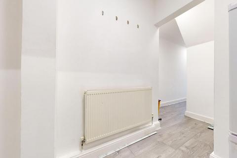 3 bedroom flat to rent, Euston, London NW1