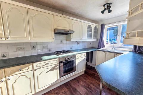 3 bedroom end of terrace house to rent, Dogwood Road, Norwich
