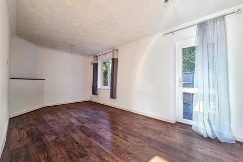 3 bedroom end of terrace house to rent, Dogwood Road, Norwich