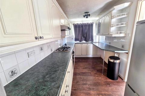 3 bedroom end of terrace house to rent, Dogwood Road, Norwich