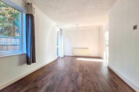 3 bedroom end of terrace house to rent, Dogwood Road, Norwich