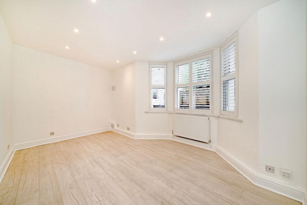 Apartment in Maida Vale - View 2