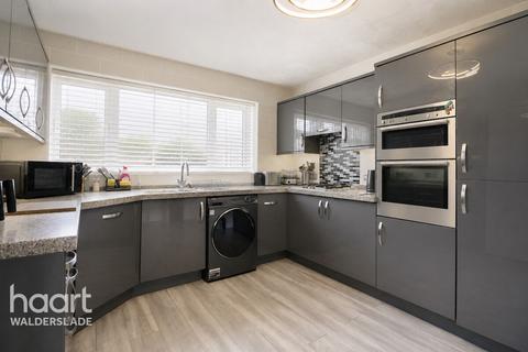 4 bedroom detached house for sale, Tunbury Avenue, Chatham