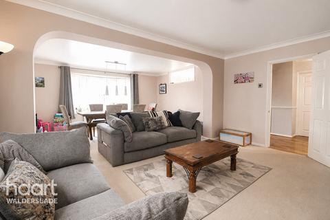 4 bedroom detached house for sale, Tunbury Avenue, Chatham